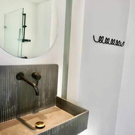 Hip And Funky Apartment Silom Soi 3, With Rooftop View 曼谷 外观 照片