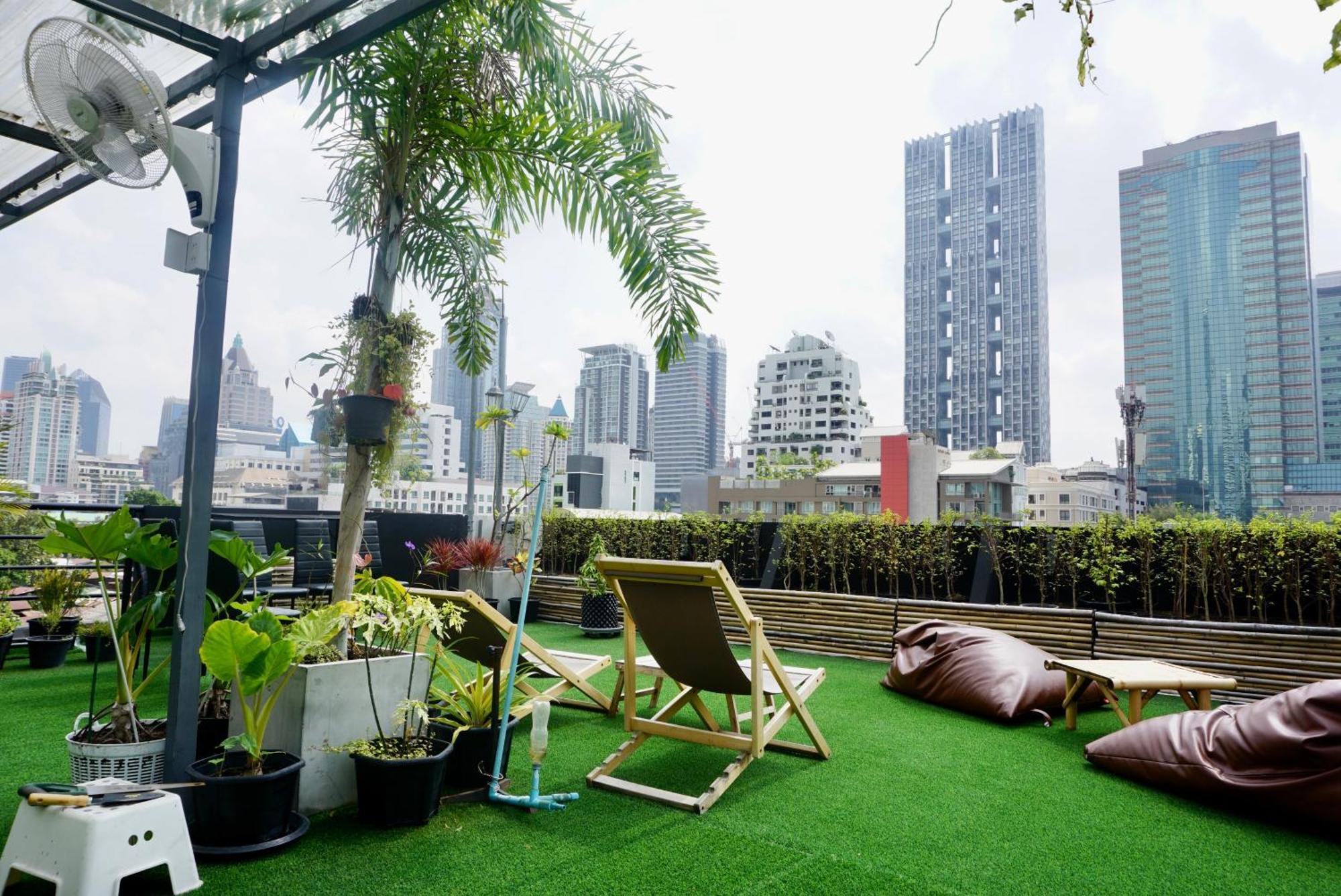 Hip And Funky Apartment Silom Soi 3, With Rooftop View 曼谷 外观 照片