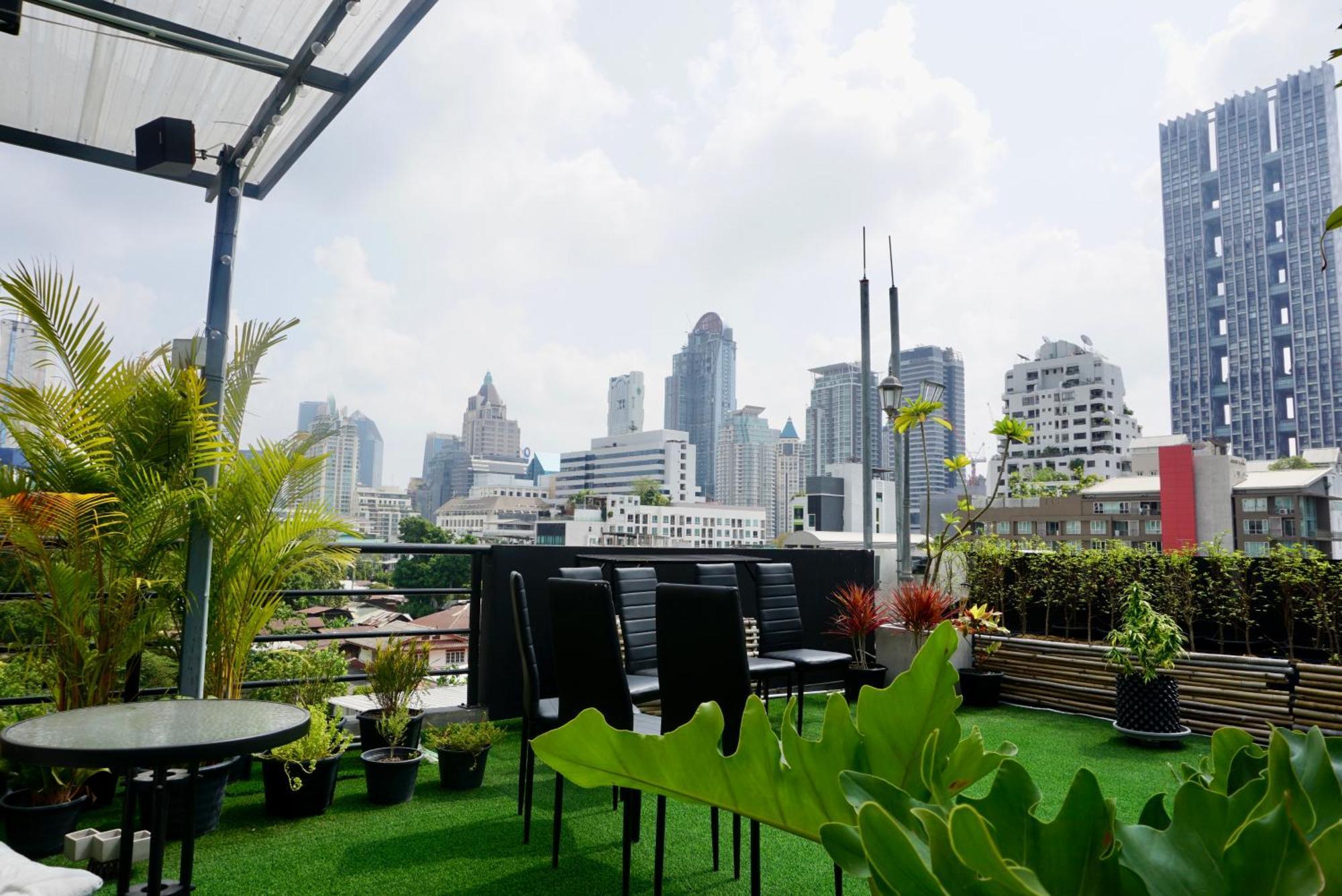 Hip And Funky Apartment Silom Soi 3, With Rooftop View 曼谷 外观 照片