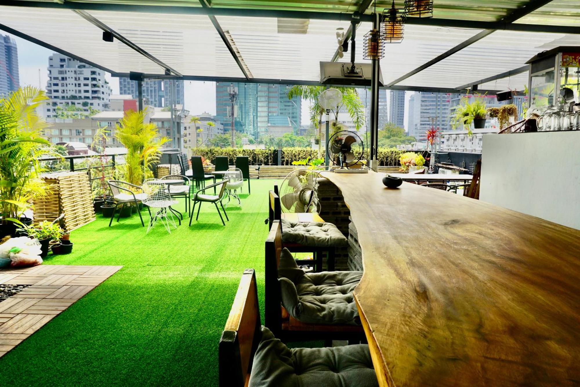 Hip And Funky Apartment Silom Soi 3, With Rooftop View 曼谷 外观 照片