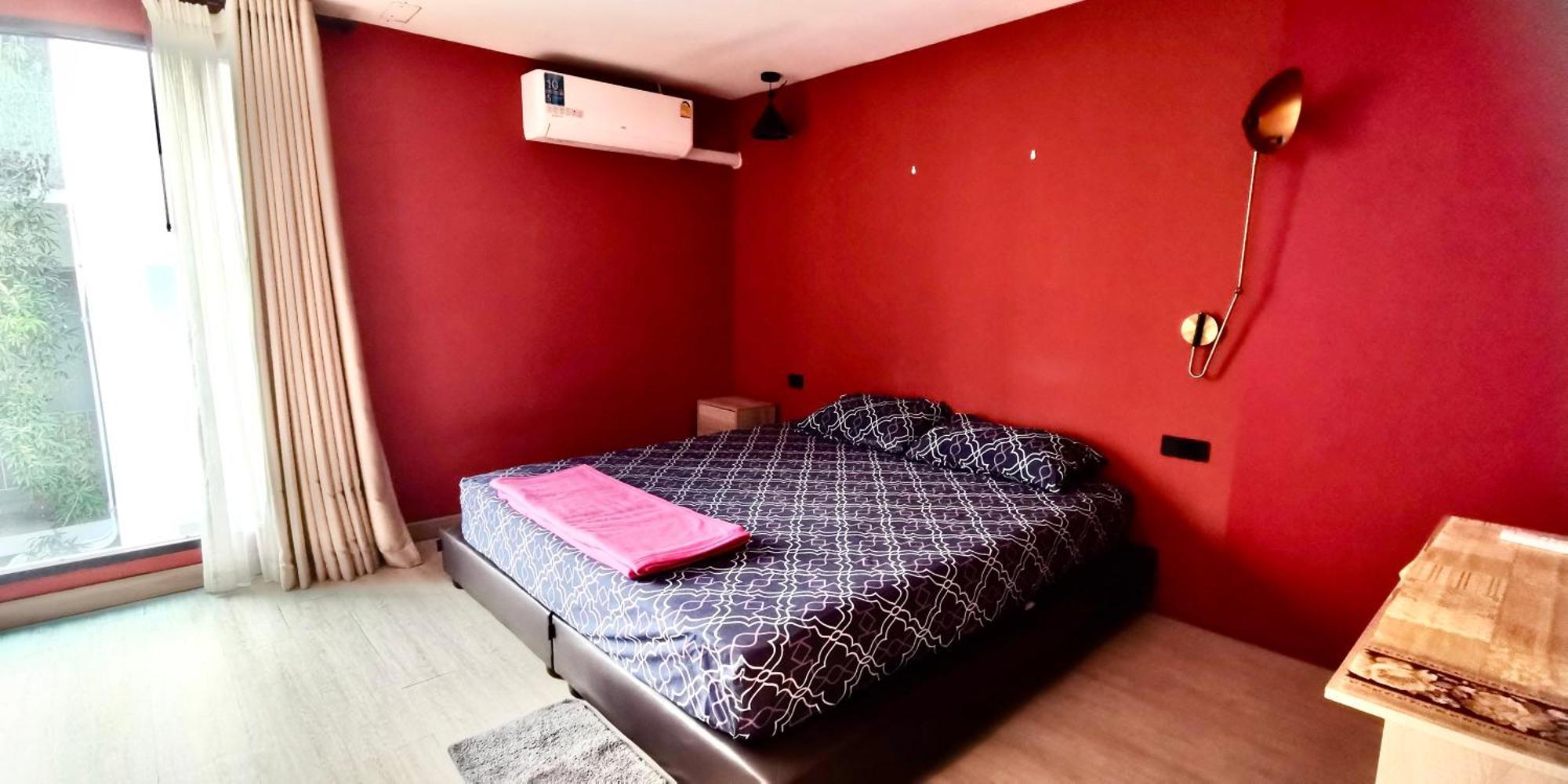 Hip And Funky Apartment Silom Soi 3, With Rooftop View 曼谷 外观 照片